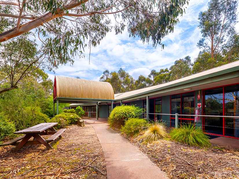 Lakeview accommodation building at Lake Dewar Discovery Camp