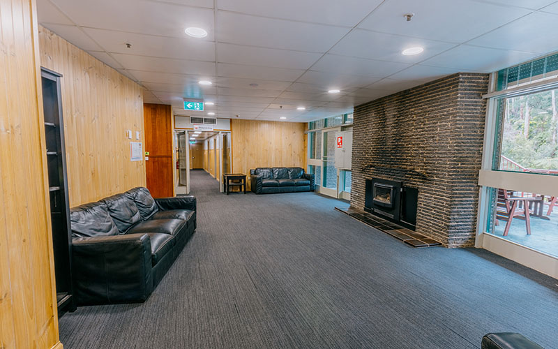 Image of the Mt Evelyn Discovery Camp lounge area